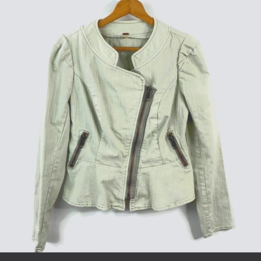 EUC Free people moto Light Blue jean jacket - Small